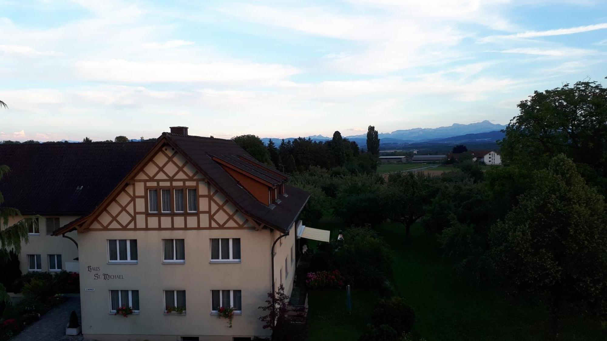 Haus St.Michael Hotel Dozwil ภายนอก รูปภาพ