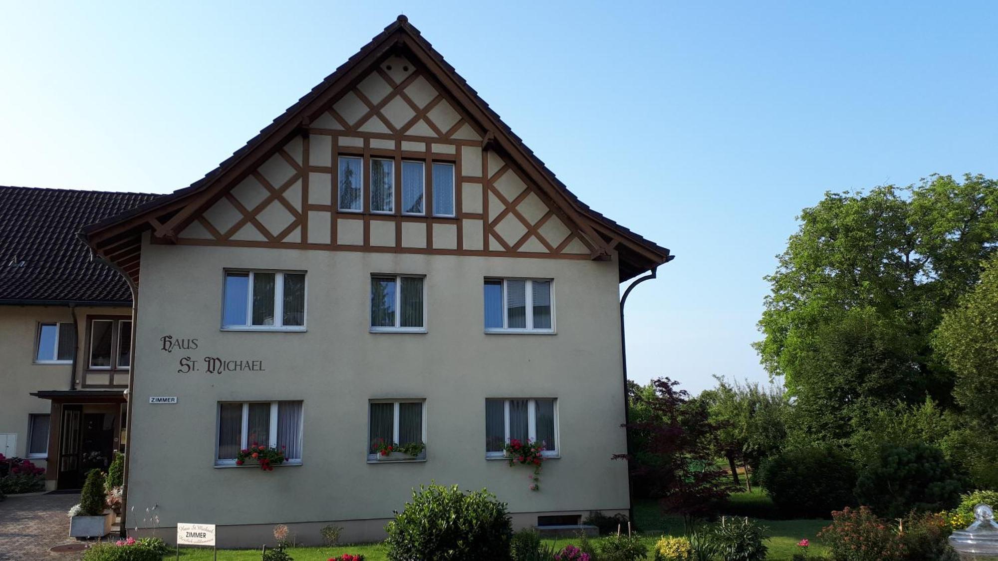 Haus St.Michael Hotel Dozwil ภายนอก รูปภาพ